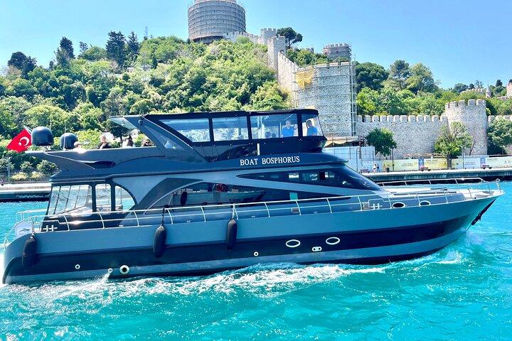 Istanbul Sunset Cruise by the Luxury Yacht