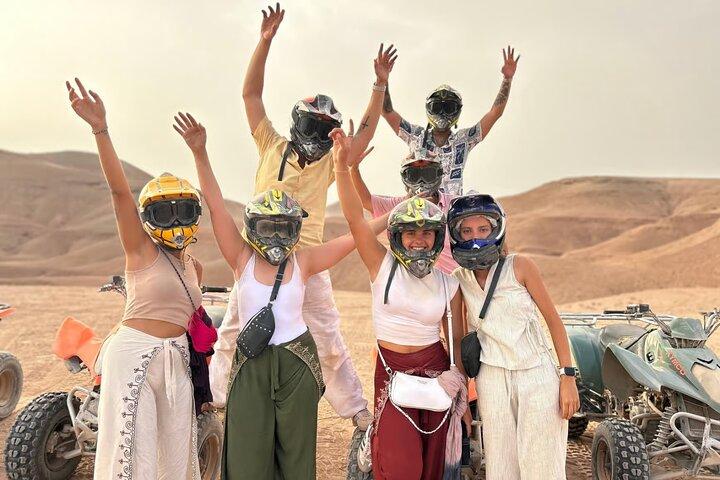Marrakech : Show de Quad, Camel Ride & Dinner Fire en el desierto de Agafay