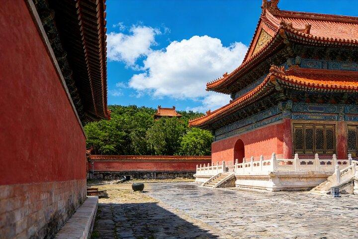Huangyaguan PassとEastern Qing Tombsへの天津プライベート往復送迎