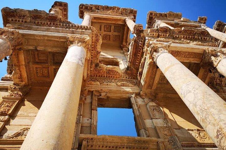 KUSADASI SHORE EXCURSION : Private Accessible Ephesus Tour SkipLine (草場海岸ツアー:プライベート・アクセシブル・エフェソス・ツアー・スキップライン)
