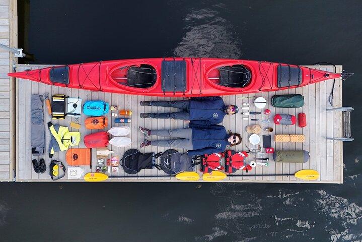 Estocolmo Tour guiado en kayak de 3 días con acampada en la isla