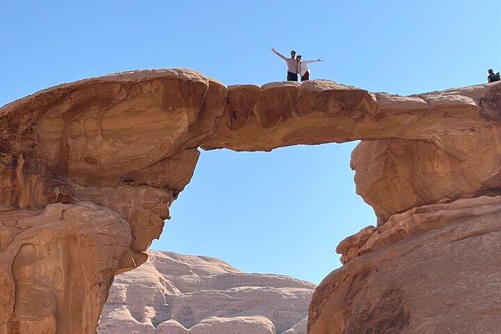 Wadi Rum Heldags Jeeptur med traditionell beduinlunch