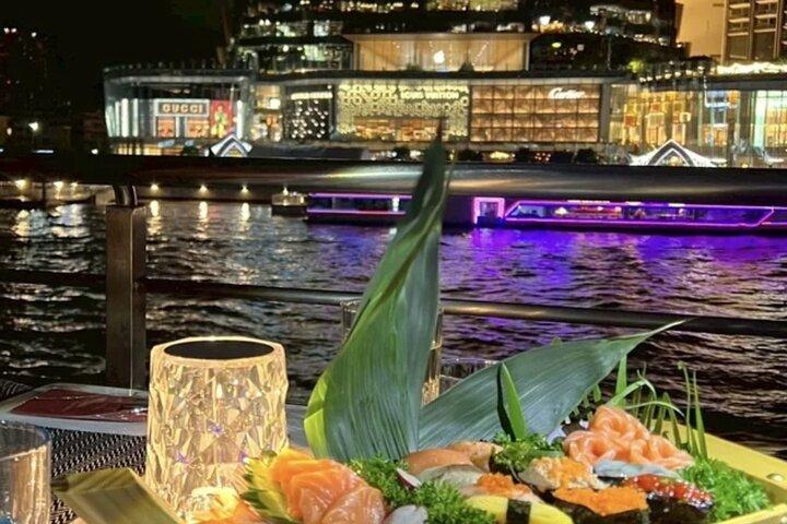 Sawasdee Chao Phraya River Dinner Cruise em Banguecoque