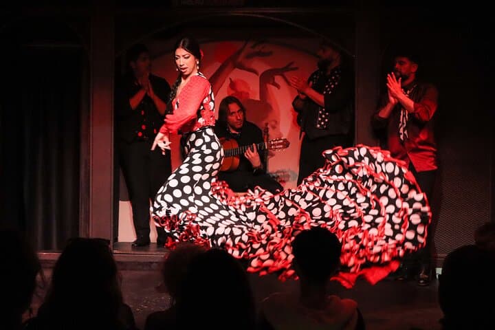 Intimate Flamenco Show El Duende Bar & Cocktails Barcelona