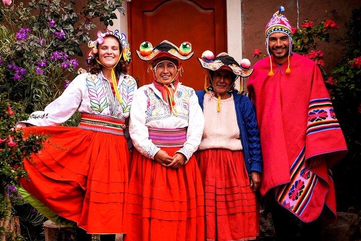 Ganztägige Tour nach Uros Titino und Llachon ab Puno
