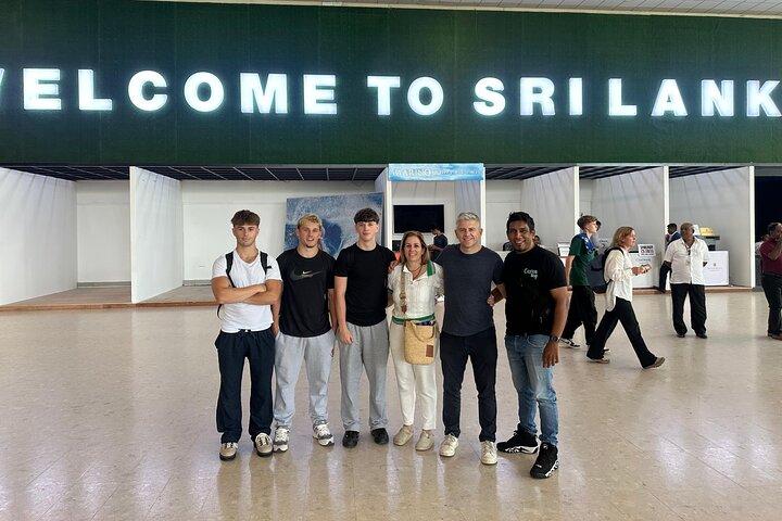 CMB空港ネゴンボからシギリヤスリランカへのプライベート送迎