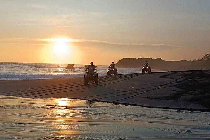 Sunset ATV Ride i Bali beach ATV tur