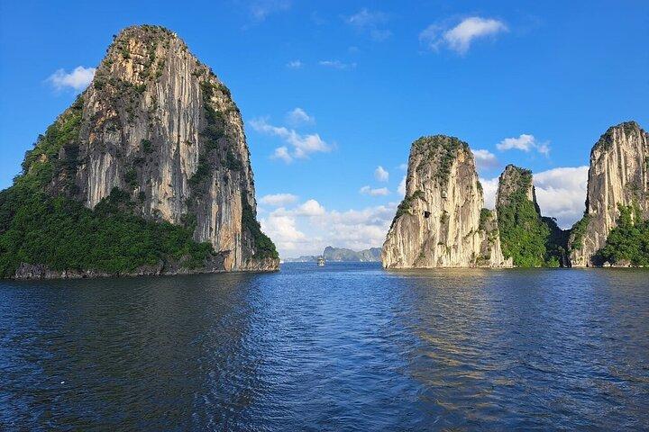 Hanoi: Hidden Bai Tu Long Bay Scenic Cruise através de Pristine