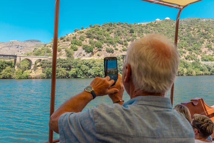 Vanuit Porto : Douro Tour met wijn, cruise en uitzichtpunt Halve dag