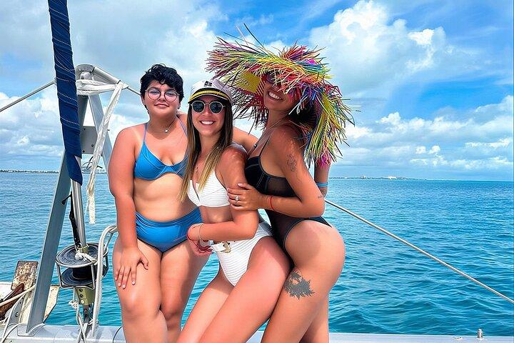 Isla Mujeres Catamaran + Snorkel + Öppen bar ombord + Buffé