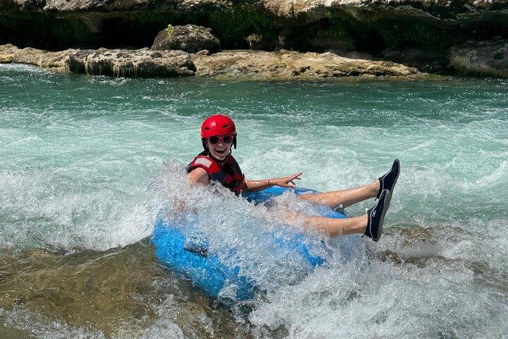River Tubing Experience al Parco Nazionale di Vjosa a Permet, Albania