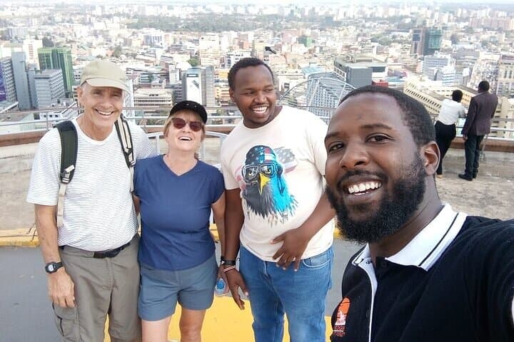Nairobi City Drive Tour, GiraffeCentre & Souvenir Shopping Tour