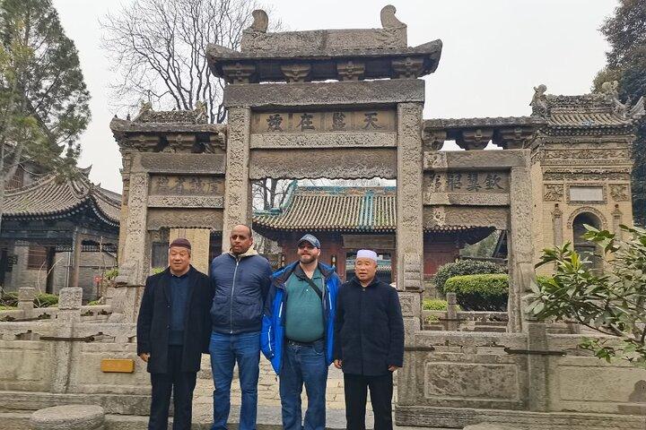Private Xi’an Day Tour: Terracotta Warriors & City Wall & Mosque