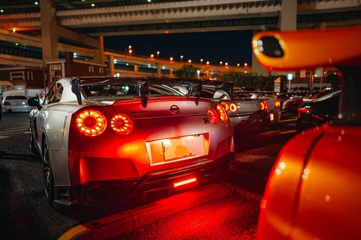 Real Tokyo Runner Club : Daikoku Car Meet Night Tour with JDM Car