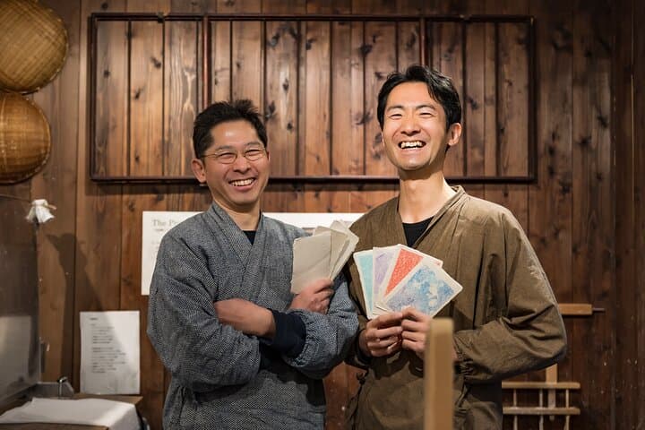 【Tokyo/Asakusa】Traditional Japanese Washi Papermaking experience