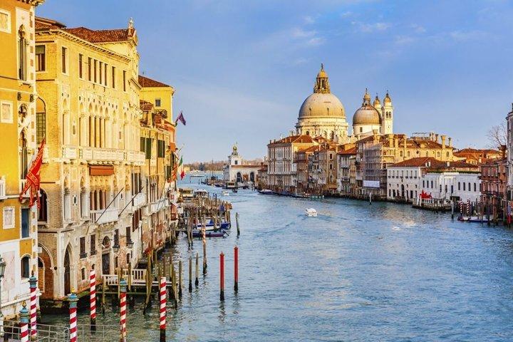 Venice Gondola Experience with Exclusive Ebook