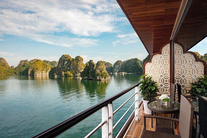 Hoteller i nærheden af Ha Long Bay Cruise 5 - Star, Balcony Cabin - 2D1N