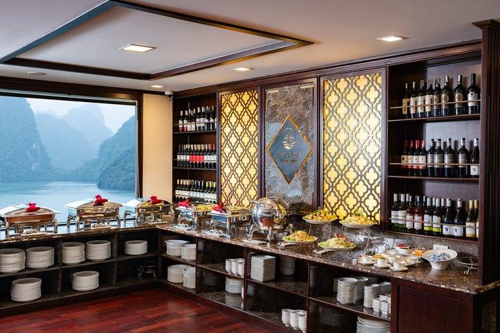 Navegue pelas maravilhas de Ha Long Bay Cruise 2D1N