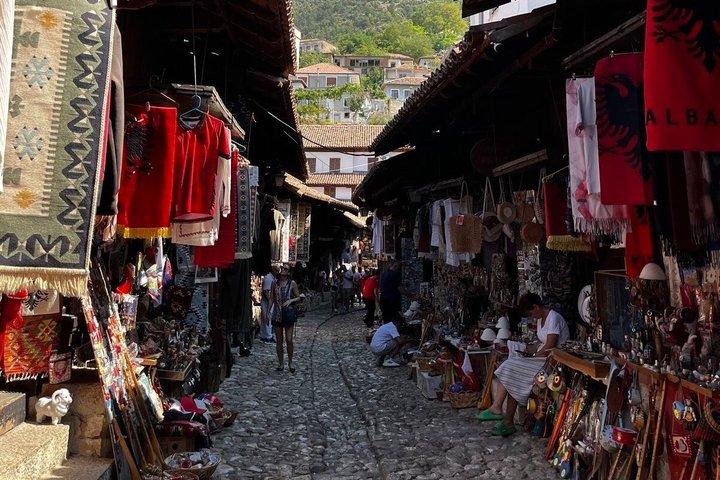 Bovilla Lake & Kruja Castle Tour – Natur & Geschichte ab Tirana