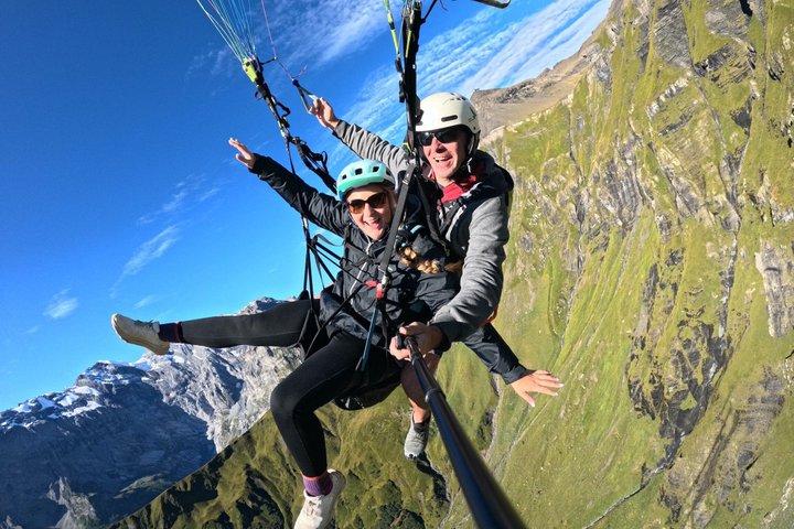 Mürren Lauterbrunnen : Voos panorâmicos de paragliding em tandem