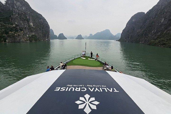 Traslado privado y crucero de un día de lujo por la bahía de Halong/Lan Ha desde Hanói