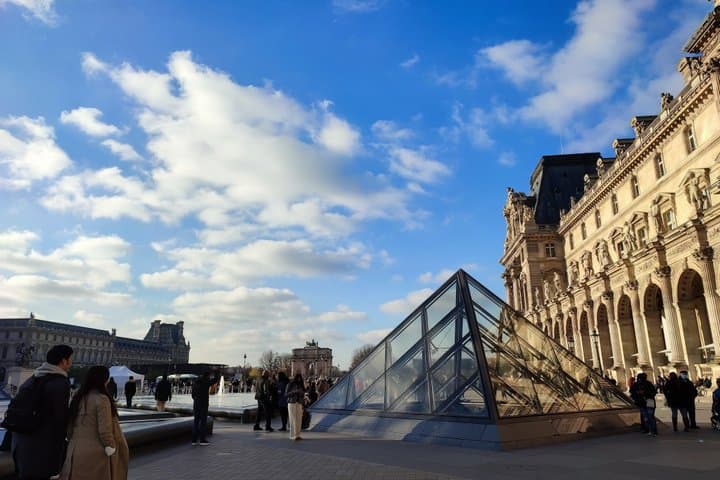 Best Bits of Paris: Paris in a Day - Walking & Metro Tour
