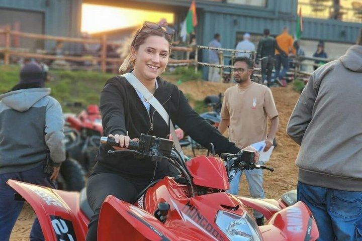 Deserto Safari Tour com churrasco e quad bike