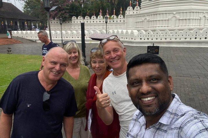 Privé Kandy Tuk Tuk Tour met lokale Gids - Door Kandy Ceylonis