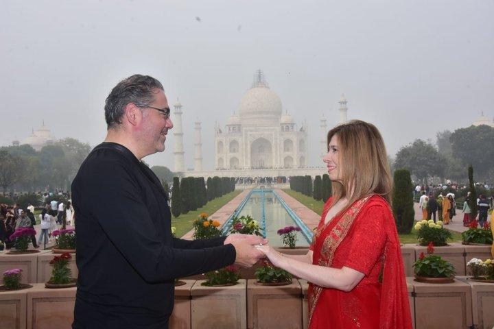 Sunrise Taj Mahal Express Entry Tickets With Professional Guide