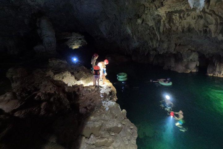 Extended Cave Tubing eventyr i Belize