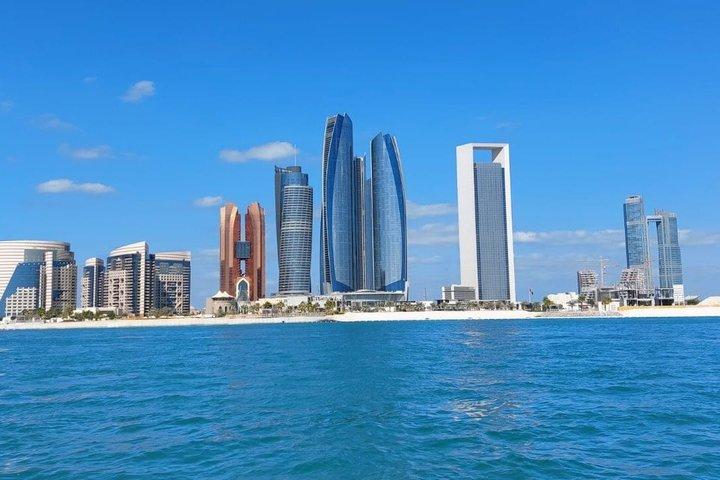 Private Abu Dhabi Stadtrundfahrt mit Corniche Cruise in Al Bateen