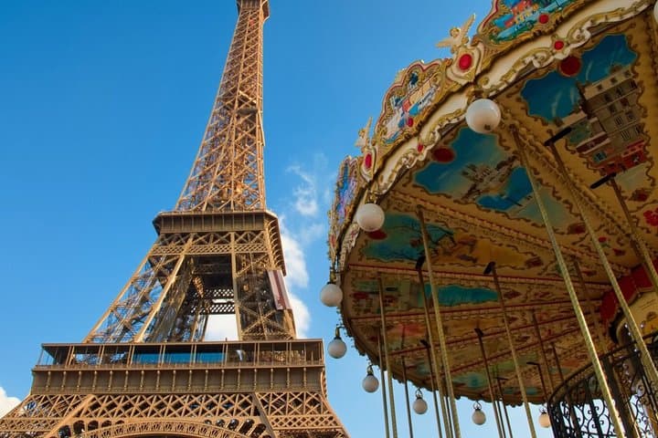 Paris Airports Private Roundtrip Transfer