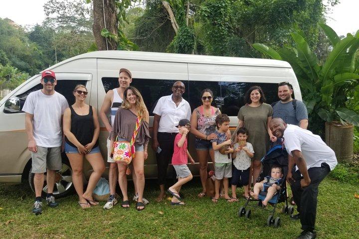 Privater VIP Flughafentransfer vom MBJ Flughafen nach Ocho Rios Hotels