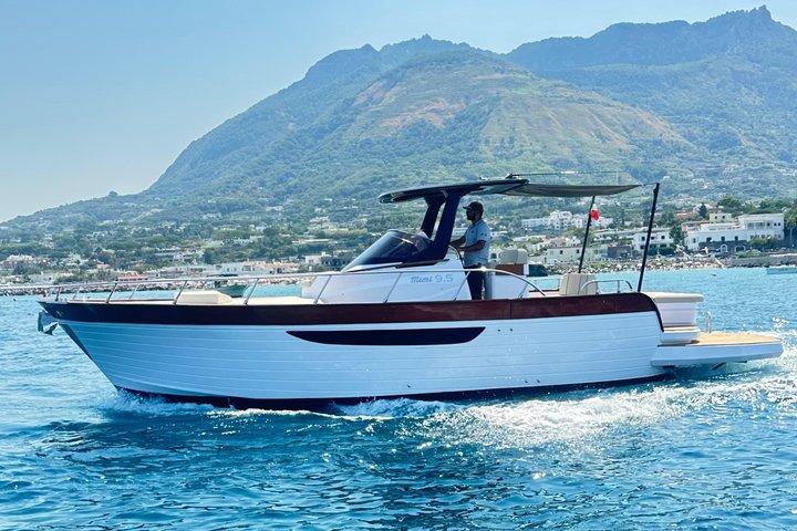 Privater Ausflug zur Insel Ischia auf einem 9,5 m langen Gozzo Mimi Libeccio