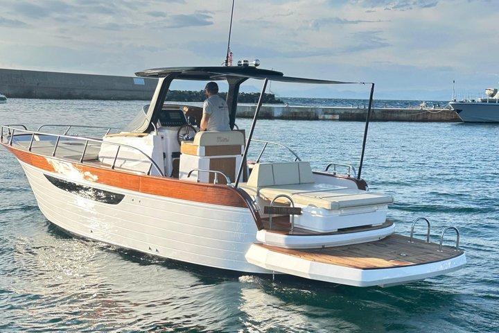 Privater Ausflug zur Insel Ischia auf einem 9,5 m langen Gozzo Mimi Libeccio