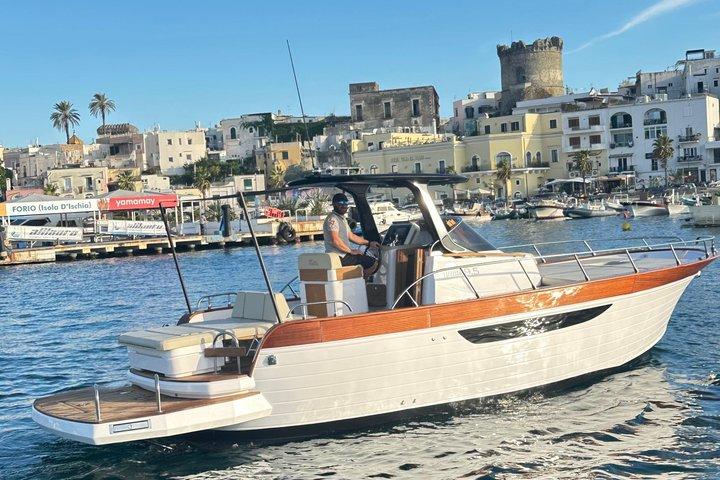 Privater Ausflug zur Insel Ischia auf einem 9,5 m langen Gozzo Mimi Libeccio