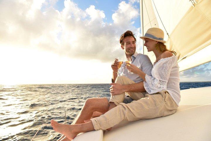 Private Sailing Cruise to Dia Island Free Meals Drinks & SUP