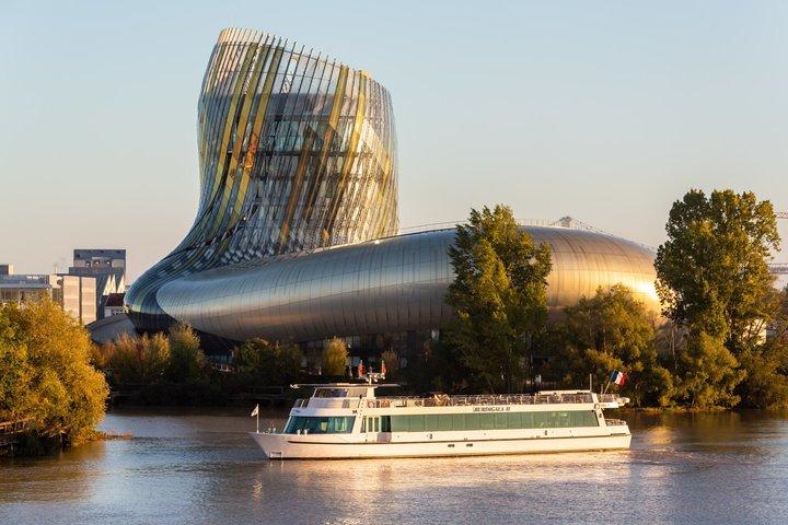 Bordeaux City Pass, Ubegrænset offentlig transport og 20 seværdigheder