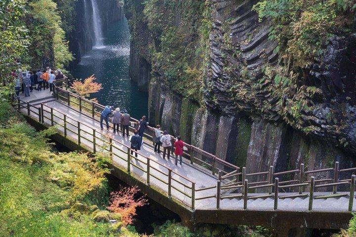 Kyushu Tour till Takachiho Gorge, Kamishikimi Kumanoza och Shrine