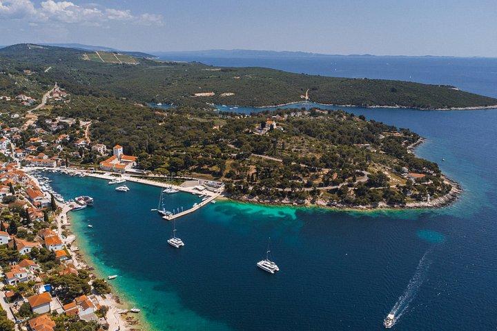 Split : Blue Lagoon & Šolta Full Day Cruise – 3 eilanden ervaring