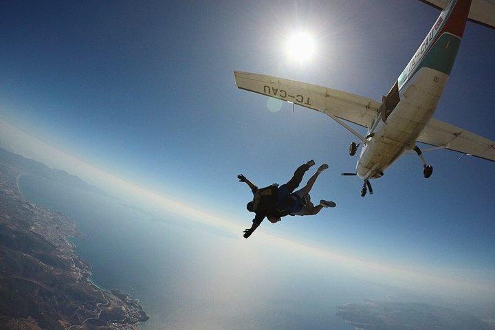 Kusadasi Private Ephesus Skydiving og Ancient City Tour