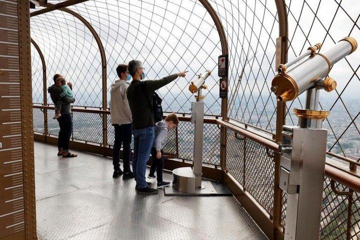 Romántico Experiencia de propuesta Eiffel con recogida privada y guía
