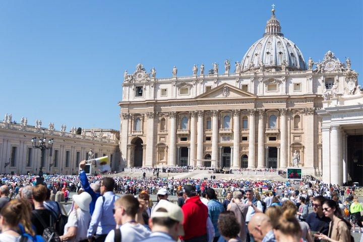 Expérience de l’audience papale avec la visite de Saint-Pierre