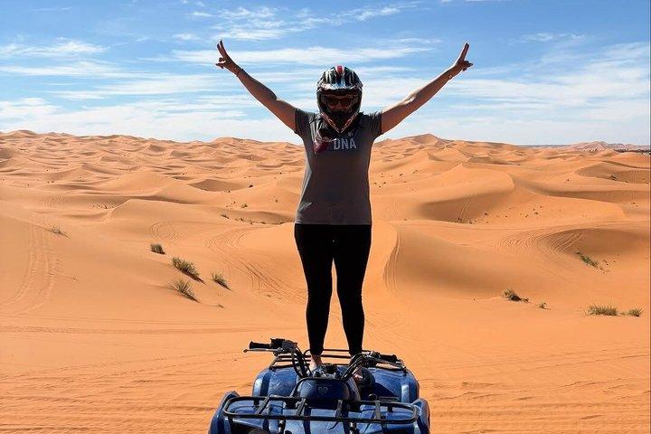 2 horas de Quad Desert Experience com Sandboarding