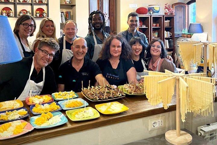 Hoteller i nærheden af Sea Villa Cefalù: Hands-on 4 - Course Pasta Cooking Class & Wine