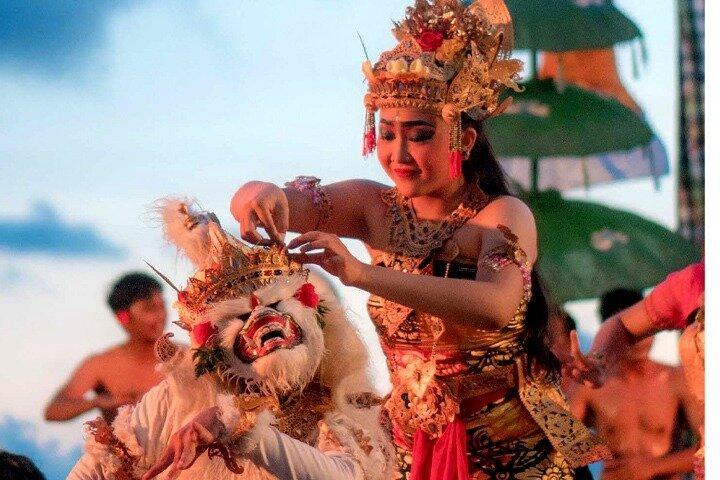 Bali Sunset Tour : Melasti Beach & Kecak Dance au bord de la mer