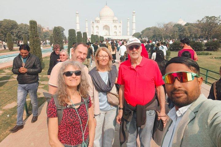 Agra : Visita guiada al Taj Mahal sin colas con múltiples opciones
