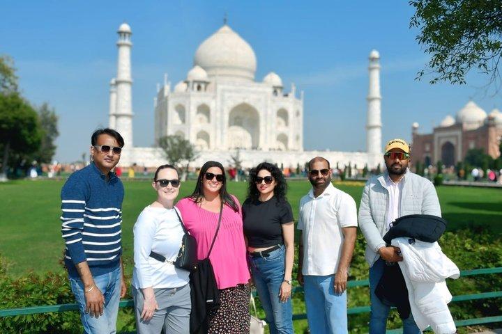 Agra : Visita guiada al Taj Mahal sin colas con múltiples opciones