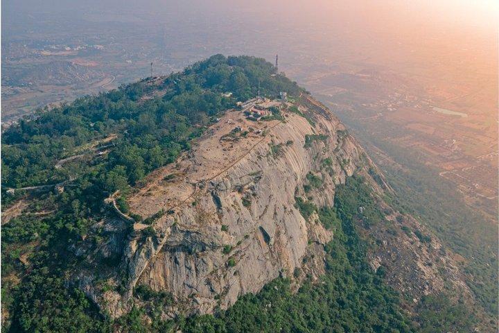 ナンディヒルズへのガイド付き小旅行:寺院、日の出&ネルーニラヤ