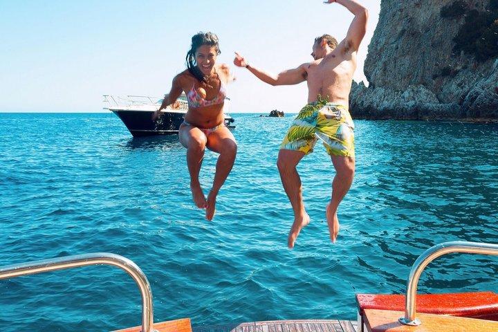 Amalfi Coast Boat Tour Experiência com diversão e bebidas